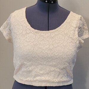 Cream colored lined lace crop Top XXL